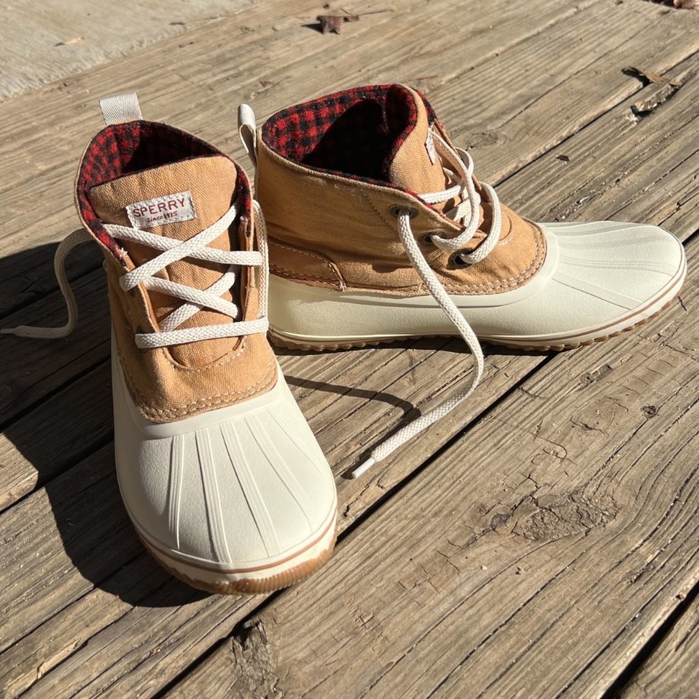 Sperry Khaki Lace up Waterproof Duck Boots Size 7